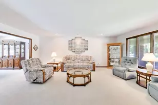 125 Lynnfield Ln, Schaumburg, IL 60193 - Photo 6