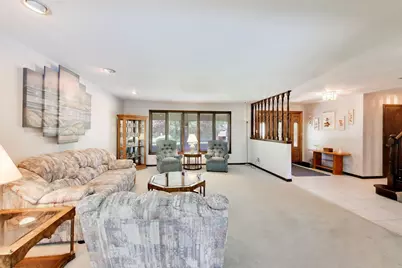 125 Lynnfield Lane, Schaumburg, IL 60193 - Photo 8