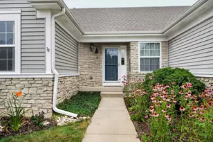 9103 Carol Ln, Spring Grove, IL 60081 - Photo 8