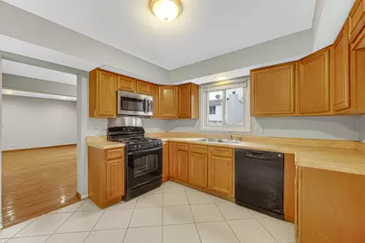 593 Iroquois Trail, Carol Stream, IL 60188 - Photo 4
