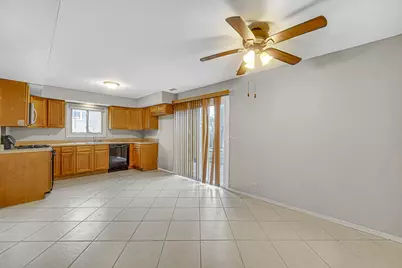 593 Iroquois Trail, Carol Stream, IL 60188 - Photo 16
