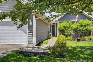 330 W Amie Ave, Hinckley, IL 60520 - Photo 2