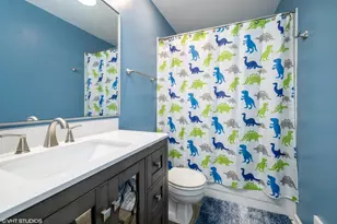 1196 Hummingbird Ln, Grayslake, IL 60030 - Photo 12