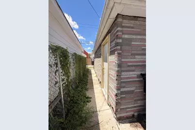 8410 S Burnham Avenue, Chicago, IL 60617 - Photo 4