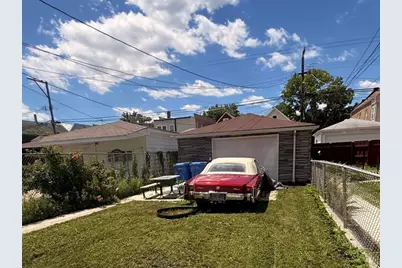 8410 S Burnham Avenue, Chicago, IL 60617 - Photo 2