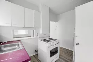 120 E Kensington Ave, Chicago, IL 60628 - Photo 8