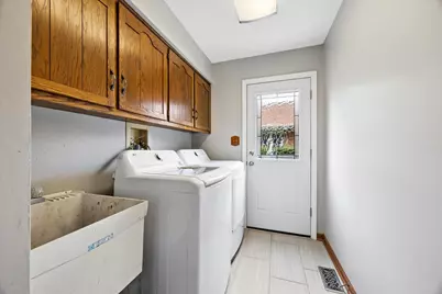 6076 Angel Lane, Lisle, IL 60532 - Photo 16