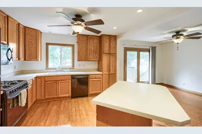 [Address not provided], Streamwood, IL 60107 - Photo 8