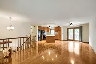 [Address not provided], Streamwood, IL 60107 - Photo 4