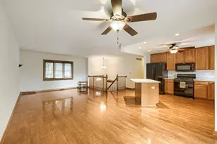 [Address not provided], Streamwood, IL 60107 - Photo 6