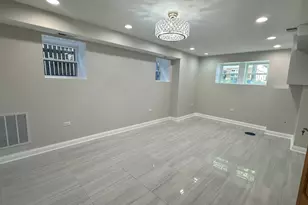 5226 N Bernard St, Chicago, IL 60625 - Photo 2