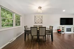 2516 Jackson Dr, Woodridge, IL 60517 - Photo 6