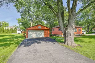 1400 Marion St, Schaumburg, IL 60193 - Photo 2
