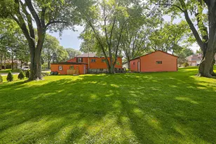 1400 Marion St, Schaumburg, IL 60193 - Photo 22