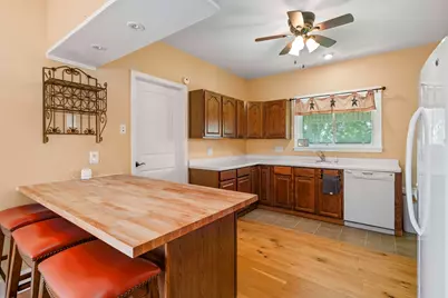 10202 Perry Road, Dekalb, IL 60115 - Photo 6