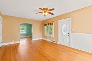 10202 Perry Rd, Dekalb, IL 60115 - Photo 4