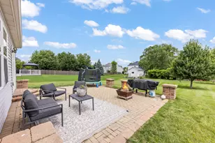 803 Canyon Trail, Yorkville, IL 60560 - Photo 18