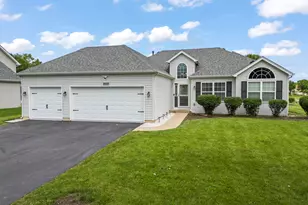 803 Canyon Trail, Yorkville, IL 60560 - Photo 2
