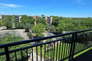 6010 Oakwood Dr, Lisle, IL 60532 - Photo 16