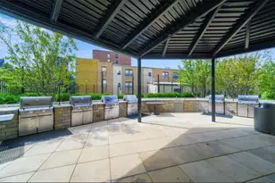 3930 N Pine Grove Ave, Chicago, IL 60613 - Photo 8