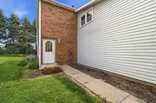 1532 Hunt Dr, Normal, IL 61761 - Photo 2