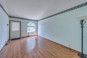 2016 Muirfield Cir, Elgin, IL 60123 - Photo 4