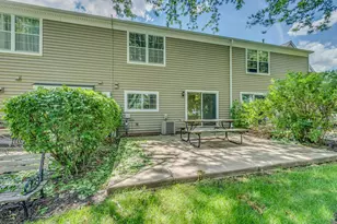 2016 Muirfield Cir, Elgin, IL 60123 - Photo 16