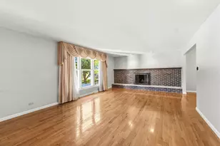 933 W Gilbert Ave, Palatine, IL 60067 - Photo 4