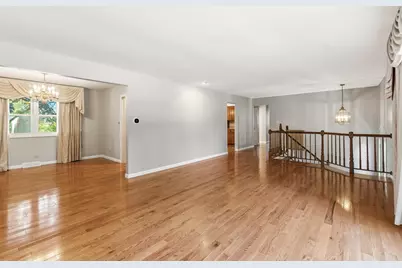 933 W Gilbert Avenue, Palatine, IL 60067 - Photo 6