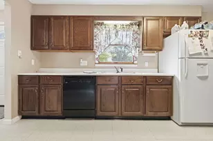 704 E North St, Pontiac, IL 61764 - Photo 8