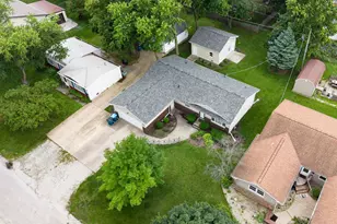 704 E North St, Pontiac, IL 61764 - Photo 32