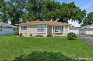 2409 Robin Ln, Rolling Meadows, IL 60008 - Photo 1