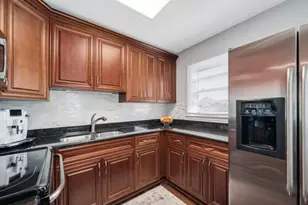 9455 Kelvin Ln, Schiller Park, IL 60176 - Photo 8