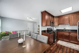 9455 Kelvin Ln, Schiller Park, IL 60176 - Photo 10