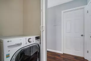 9455 Kelvin Ln, Schiller Park, IL 60176 - Photo 16