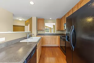 31704 Kline Cir, Warrenville, IL 60555 - Photo 6