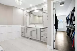 2S351 Chaucer Ct, Glen Ellyn, IL 60137 - Photo 18