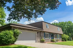 5573 S Beebe Dr, Rochelle, IL 61068 - Photo 2