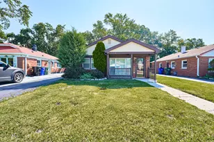 11535 S Sacramento Dr, Merrionette Park, IL 60803 - Photo 1