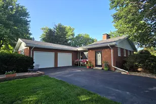 41294 E 100 North Rd, Bellflower, IL 62174 - Photo 2