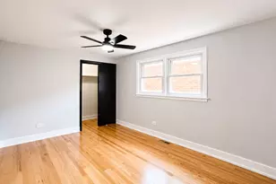 5742 W 63rd Pl, Chicago, IL 60638 - Photo 8
