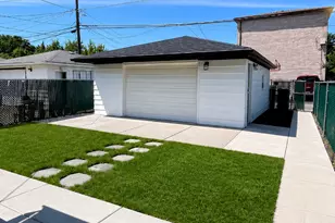 5742 W 63rd Pl, Chicago, IL 60638 - Photo 2