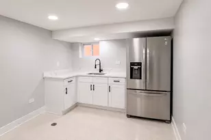 5742 W 63rd Pl, Chicago, IL 60638 - Photo 16