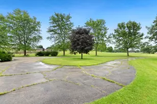 41W580 Rohrsen Rd, Elgin, IL 60124 - Photo 2