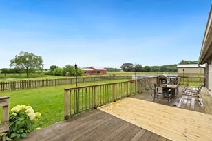 41W580 Rohrsen Rd, Elgin, IL 60124 - Photo 30