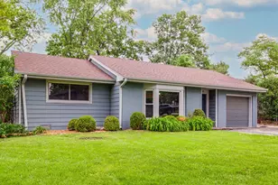 2508 Highland Dr, Lindenhurst, IL 60046 - Photo 2