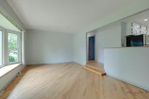 2508 Highland Dr, Lindenhurst, IL 60046 - Photo 4