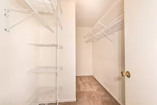 8101 W Courte Dr, Niles, IL 60714 - Photo 14