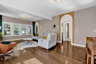 410 W Maple St, Lombard, IL 60148 - Photo 8