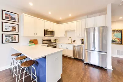 2330 W St Paul Avenue #401, Chicago, IL 60647 - Photo 8